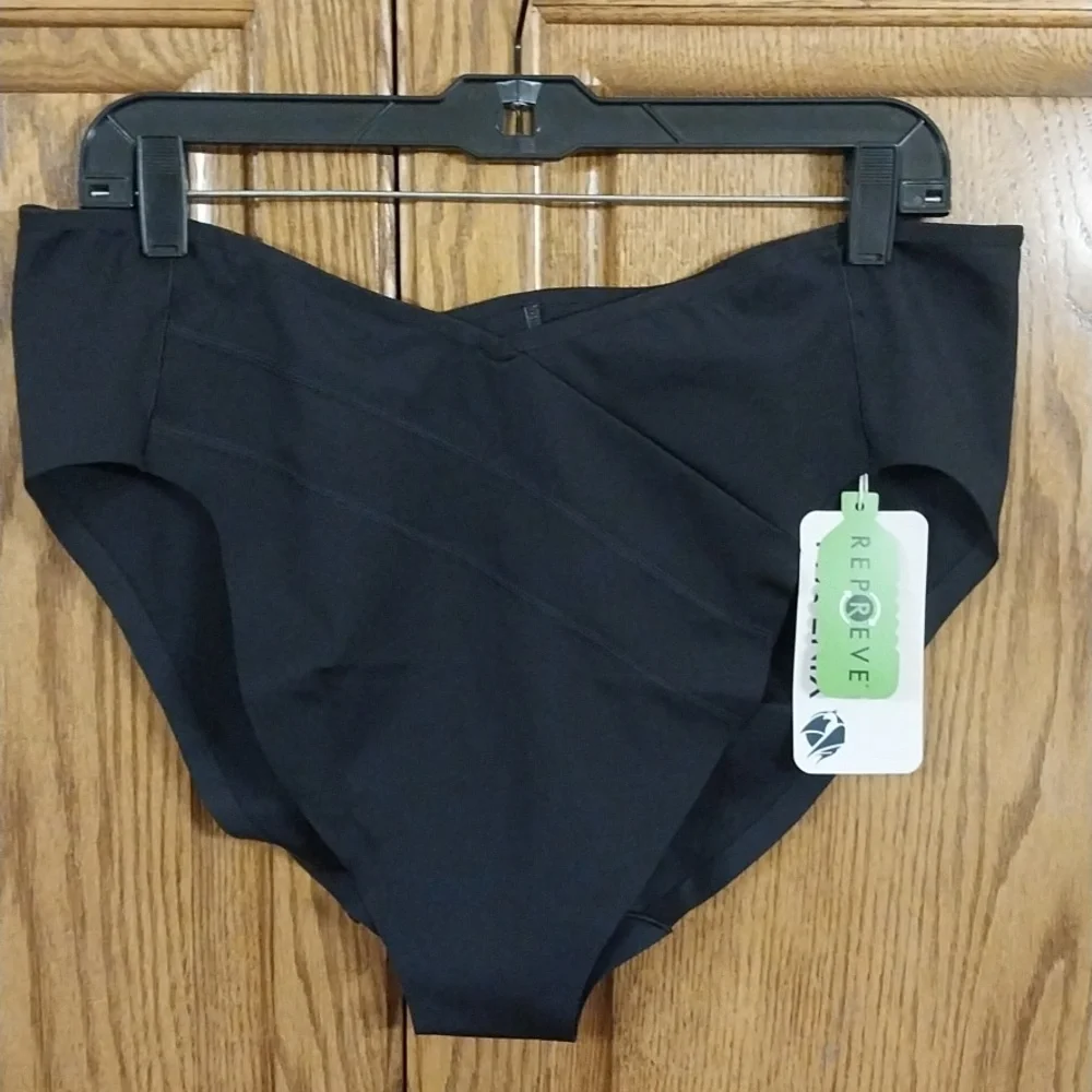 Phoenix NWT Malibu Angled Cheeky Bikini Size‎ 1X Black UV Protection